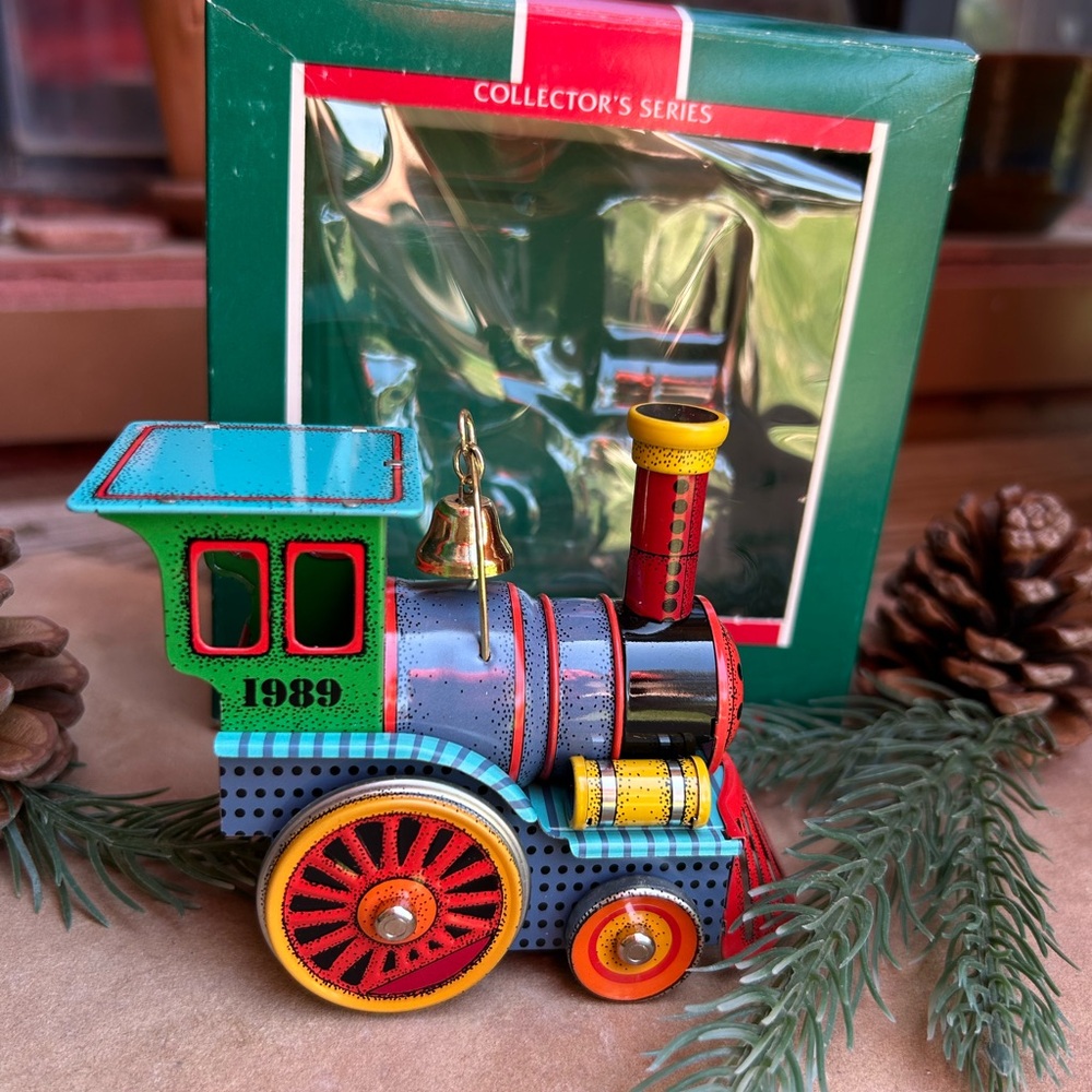 Hallmark 1989 Tin Locomotive #8F Keepsake Ornament New in Box